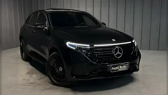 Foto de um mercedes eqc400