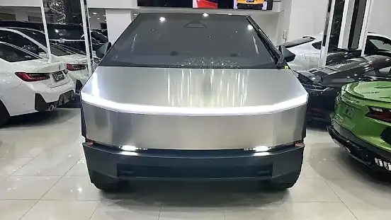 Foto de um tesla cybertruck