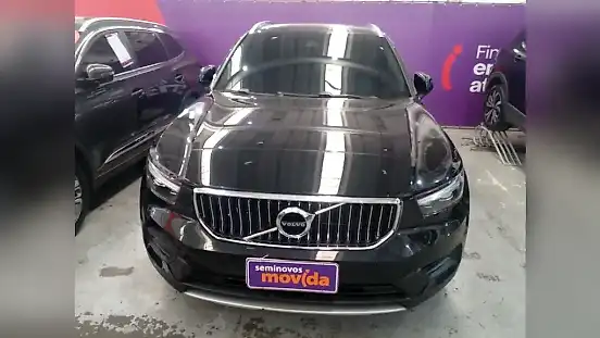 Foto de um volvo xc40
