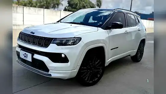 Foto de um jeep compass