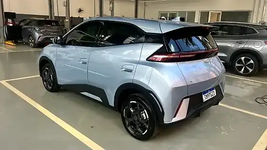 Foto de um byd dolphin mini