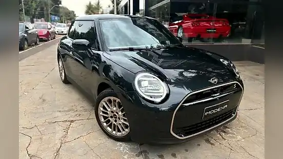 Foto de um mini cooper se