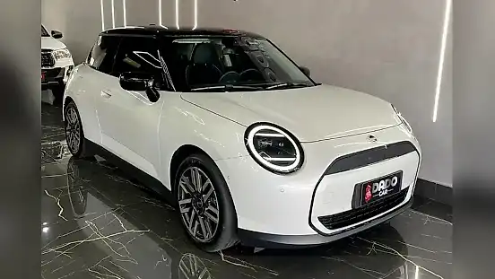 Foto de um mini cooper se