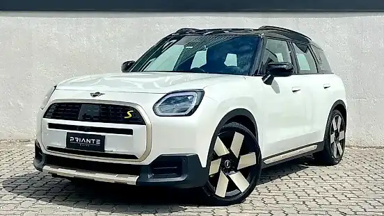 Foto de um mini countryman se all4