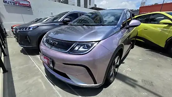 Foto de um byd dolphin plus
