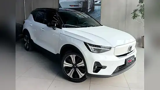 Foto de um volvo xc40 recharge