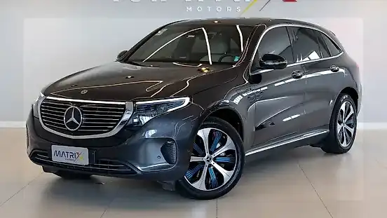 Foto de um mercedes eqc 400