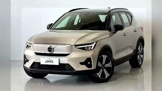 Foto de um volvo xc40 recharge