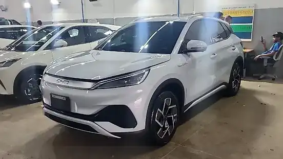 Foto de um byd yuan plus