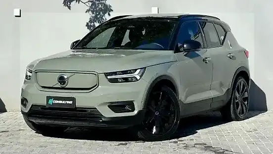 Foto de um volvo xc40