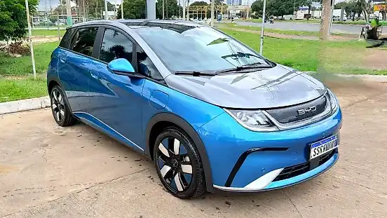 Foto de um byd dolphin plus