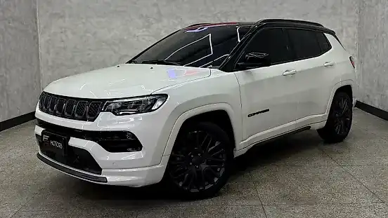 Foto de um jeep compass