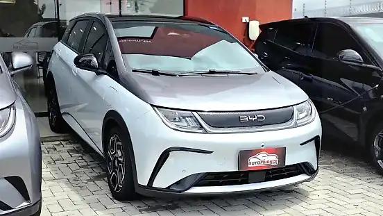 Foto de um byd dolphin plus