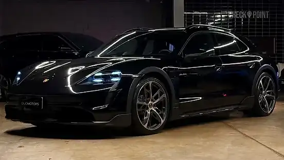 Foto de um porsche taycan