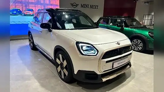 Foto de um mini countryman se all4