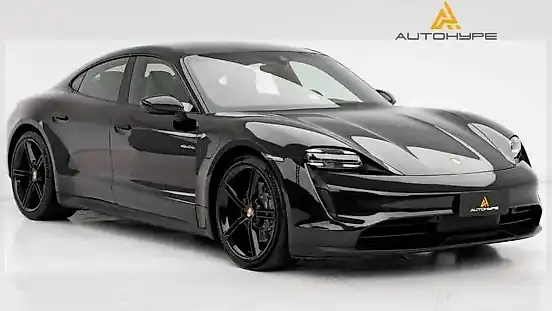 Foto de um porsche taycan