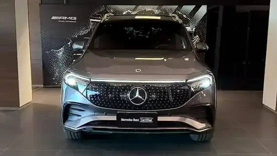 Foto de um mercedes eqb 350 4matic suv