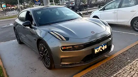 Foto de um zeekr 001