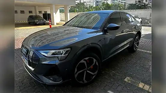 Foto de um audi e-tron sportback