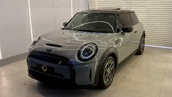 Foto de um mini countryman se all4