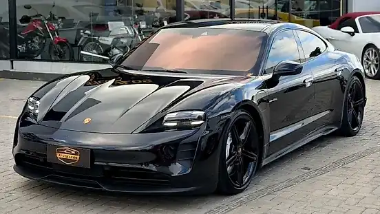 Foto de um porsche taycan