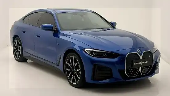 Foto de um bmw i4 edrive35