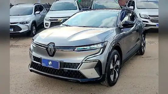 Foto de um renault megane e-tech electric