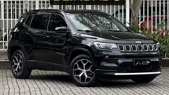 Foto de um jeep compass 4xe plug-in hybrid