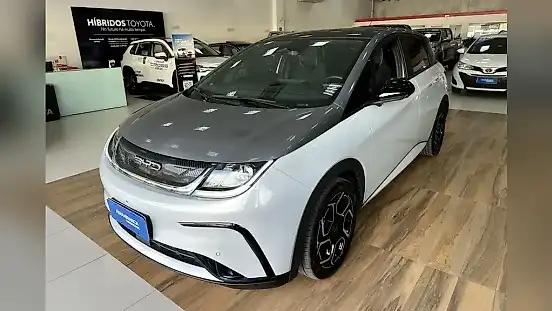 Foto de um byd dolphin plus