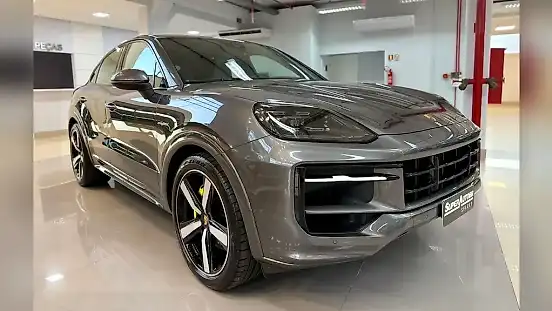 Foto de um porsche cayenne e-hybrid