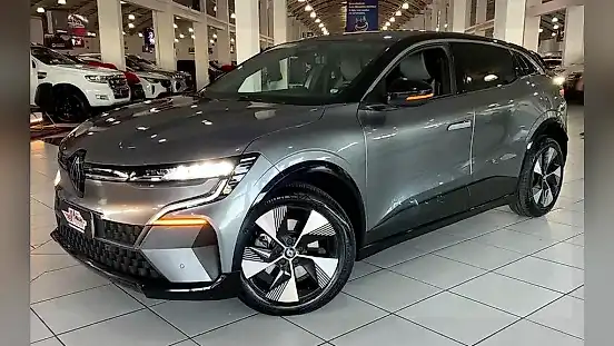 Foto de um renault megane e-tech electric