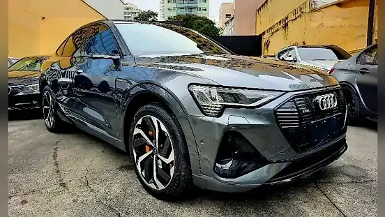 Foto de um audi e-tron sportback