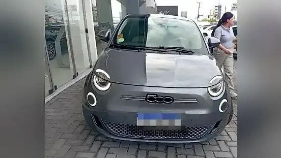 Foto de um fiat 500e