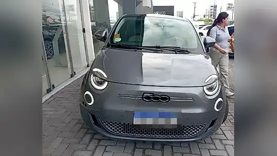 Foto de um fiat 500e