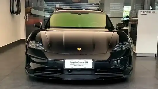 Foto de um porsche taycan