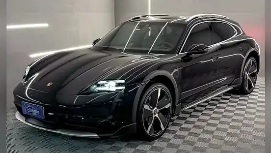 Foto de um porsche taycan
