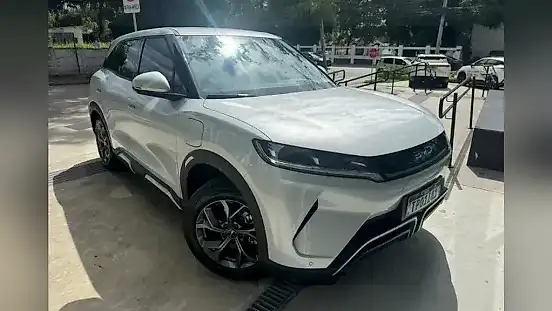 Foto de um byd yuan pro