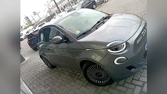 Foto de um fiat 500e