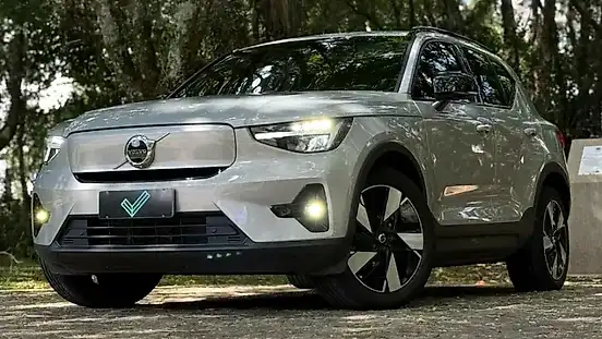 Foto de um volvo xc40 recharge