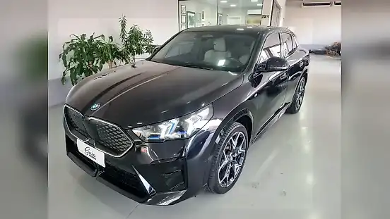 Foto de um bmw ix2
