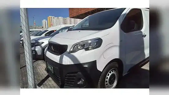 Foto de um peugeot e-expert