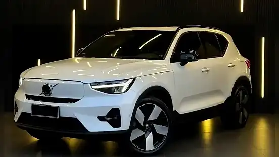 Foto de um volvo ex40