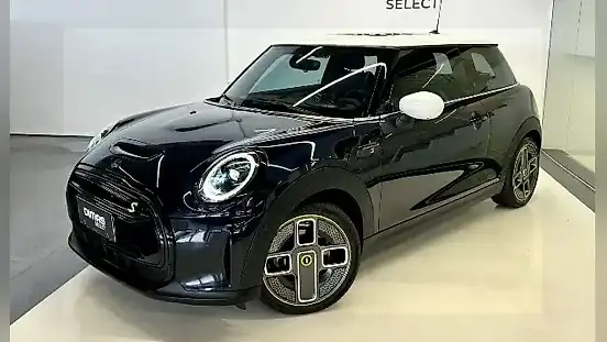 Foto de um mini cooper se