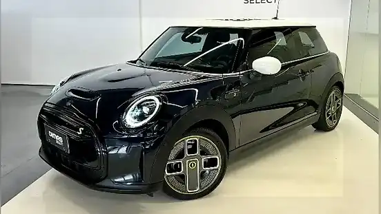 Foto de um mini cooper se