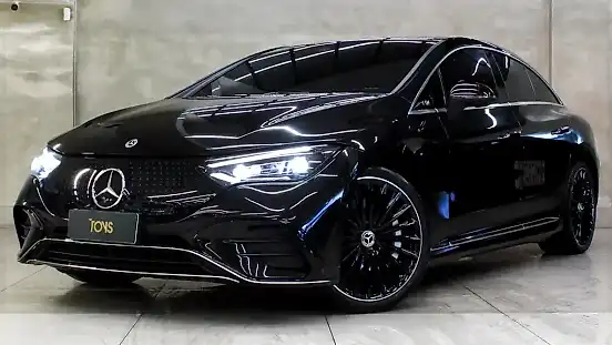 Foto de um mercedes eqe 300