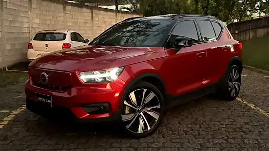 Foto de um volvo xc40 recharge