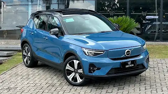 Foto de um volvo xc40 recharge