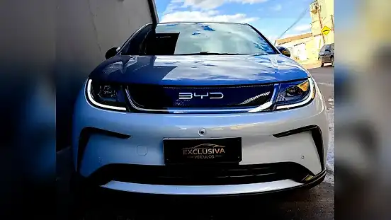 Foto de um byd dolphin plus