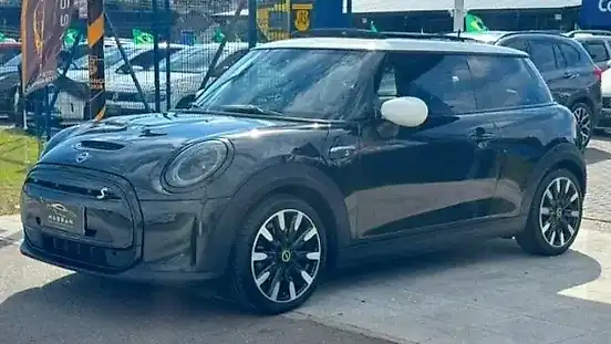 Foto de um mini cooper se