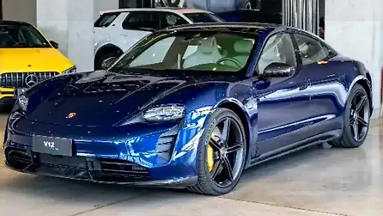 Foto de um porsche taycan
